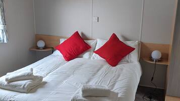 Chalet | 2 bedrooms, Internet, bed sheets