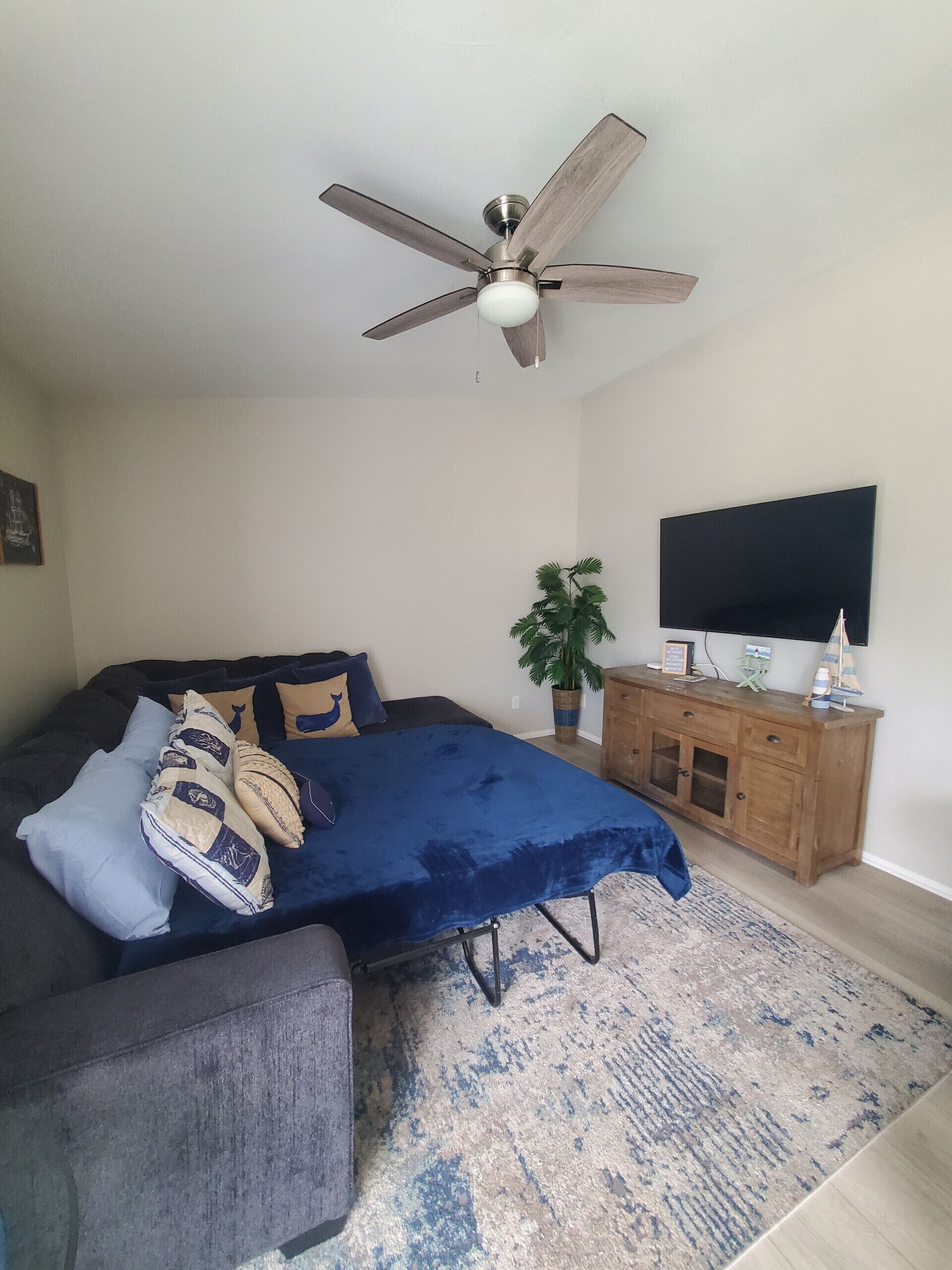 1 slaapkamer, een strijkplank/strijkijzer, gratis wifi, beddengoed