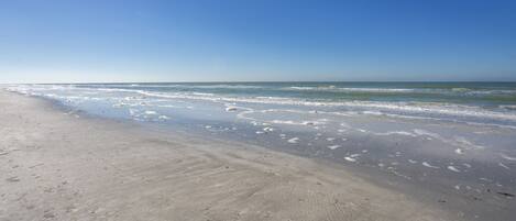 Sillas reclinables de playa, toallas de playa