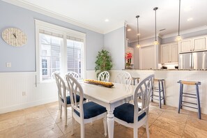 Dining - Bayside Gated Resort ~ Screened Porch ~ Golf Cart 6-Seat ~ Community Pool (Miramar Beach)