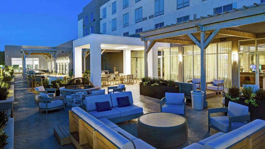 Courtyard by Marriott Hamilton