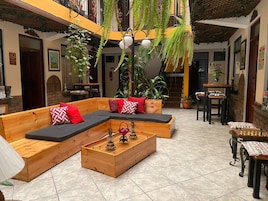 Lobby lounge