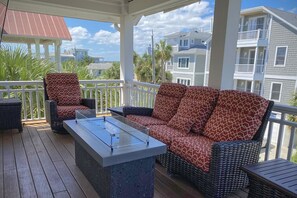 Property grounds - Relaxing home, just a short walk to the beach and the Intracoastal Waterway (Wrightsville Beach)