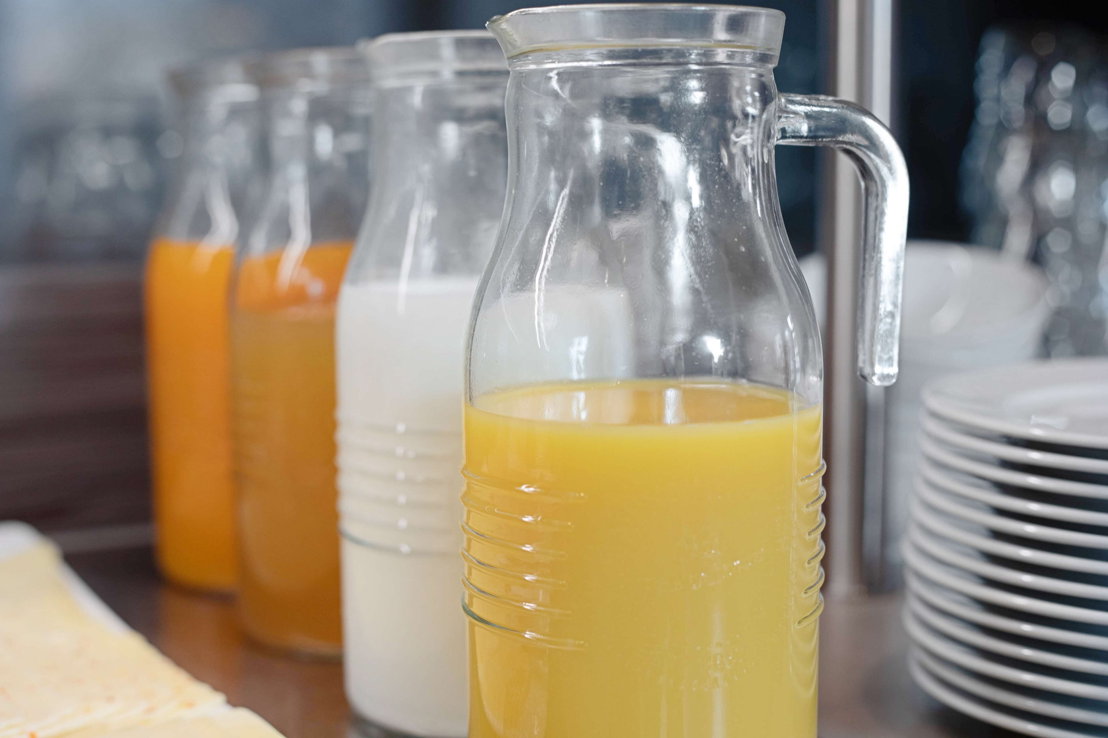 daily continental breakfast (eur 14 per person)