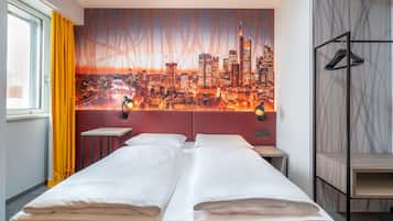 Standard Room, 1 King Bed | Hypo-allergenic bedding, soundproofing, free WiFi, bed sheets