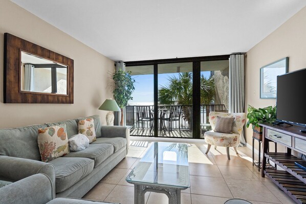 Älytelevisio, DVD-soitin, kirjoja