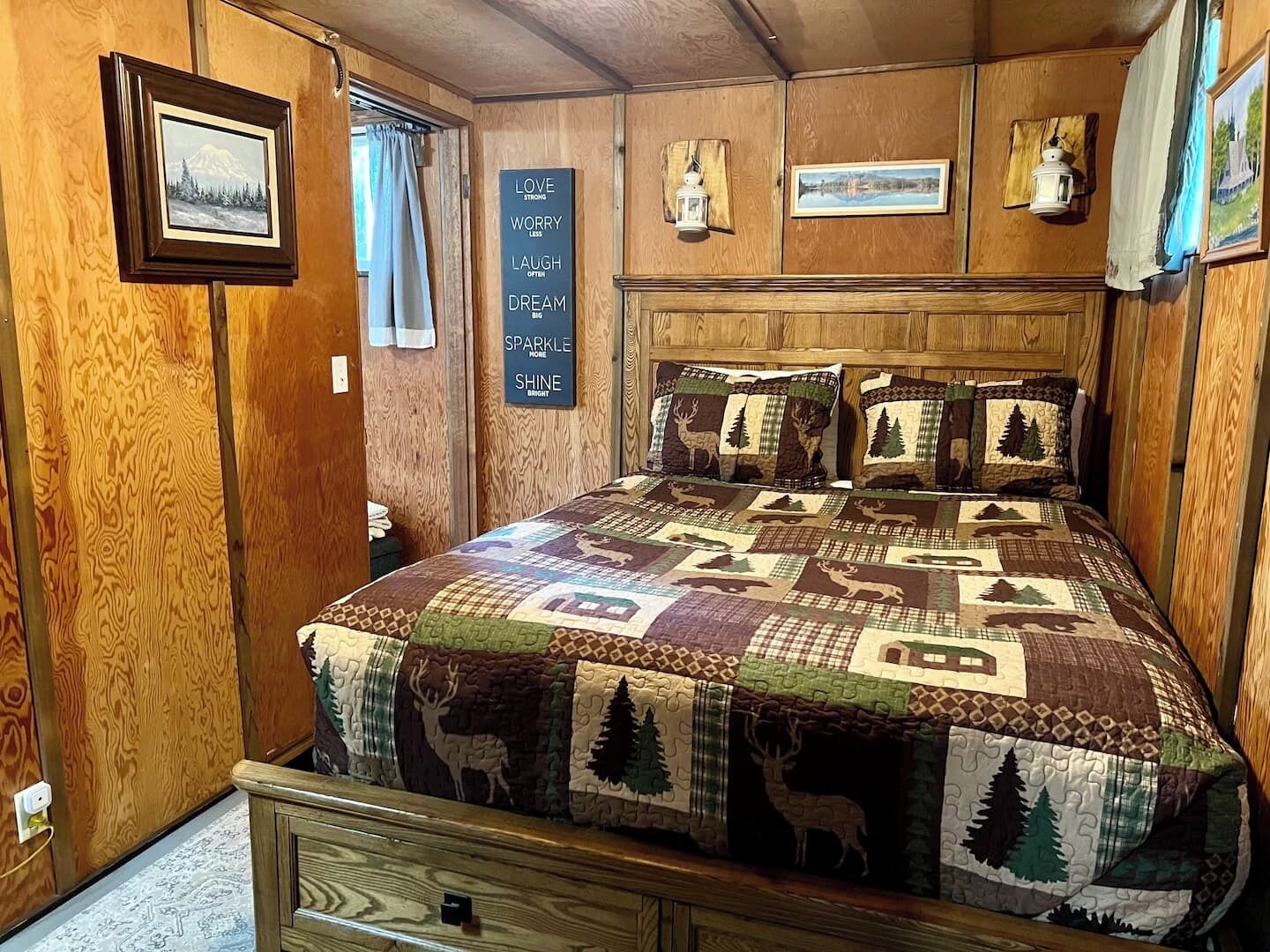 1 habitación, tabla de planchar con plancha, wifi gratis y ropa de cama 