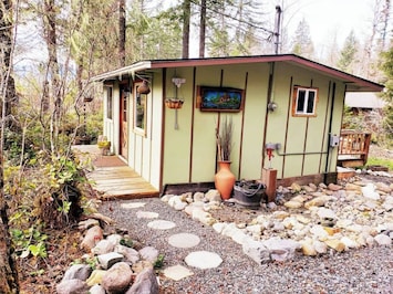 Little Green Cabin on Big Creek