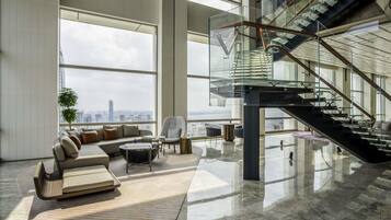 2 bares, salón en el lobby