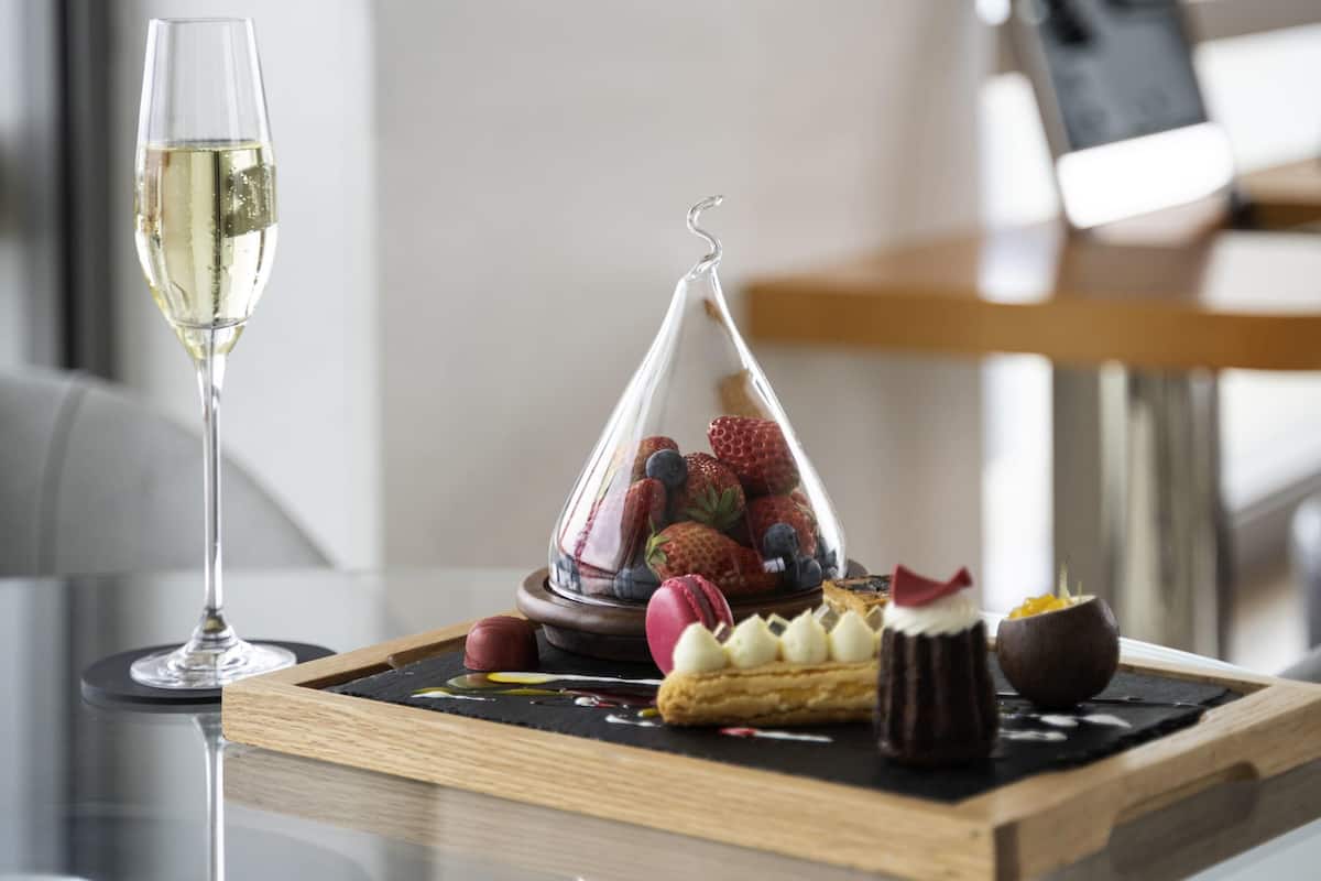 1 bedroom, down comforters, minibar, in-room safe