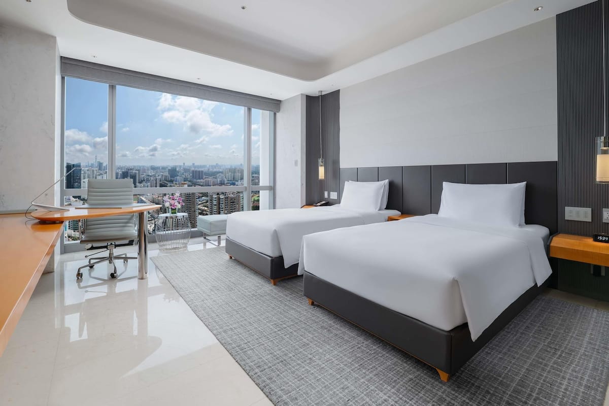 Down comforters, minibar, in-room safe, desk