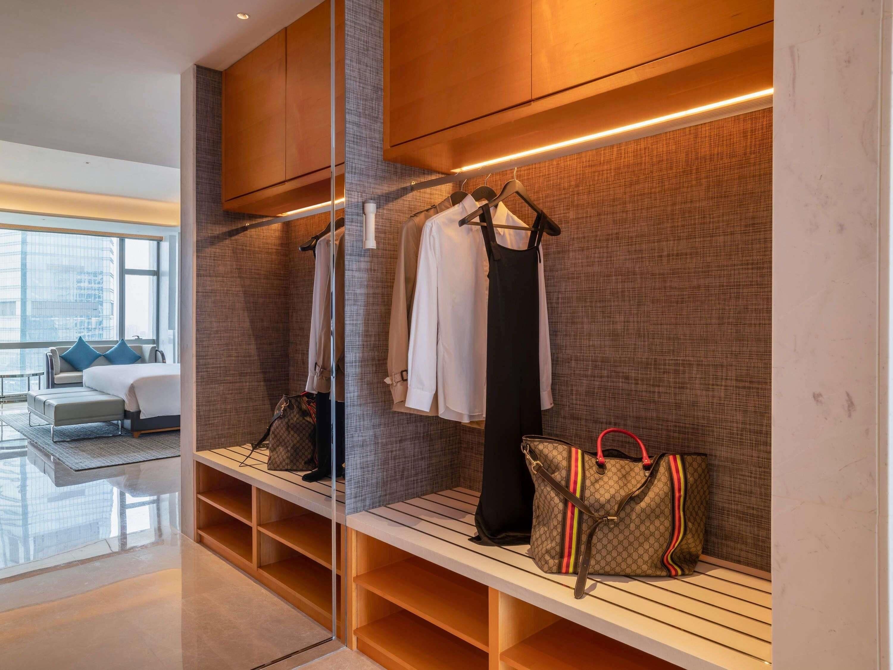 Down comforters, minibar, in-room safe, desk