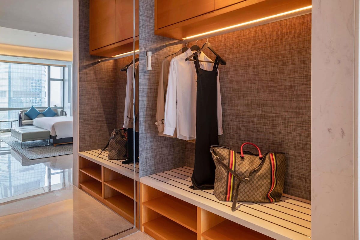 Daunenbettdecken, Minibar, Zimmersafe, Schreibtisch