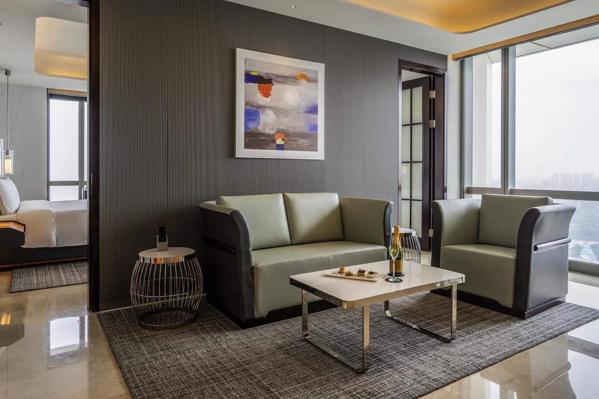 PRESTIGE SUITE, Club Millesime Access,1 King Bed, Ocean View | Down comforters, minibar, in-room safe, desk