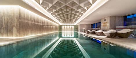 Kolam renang tertutup, kolam renang terbuka, kerusi lepak pantai