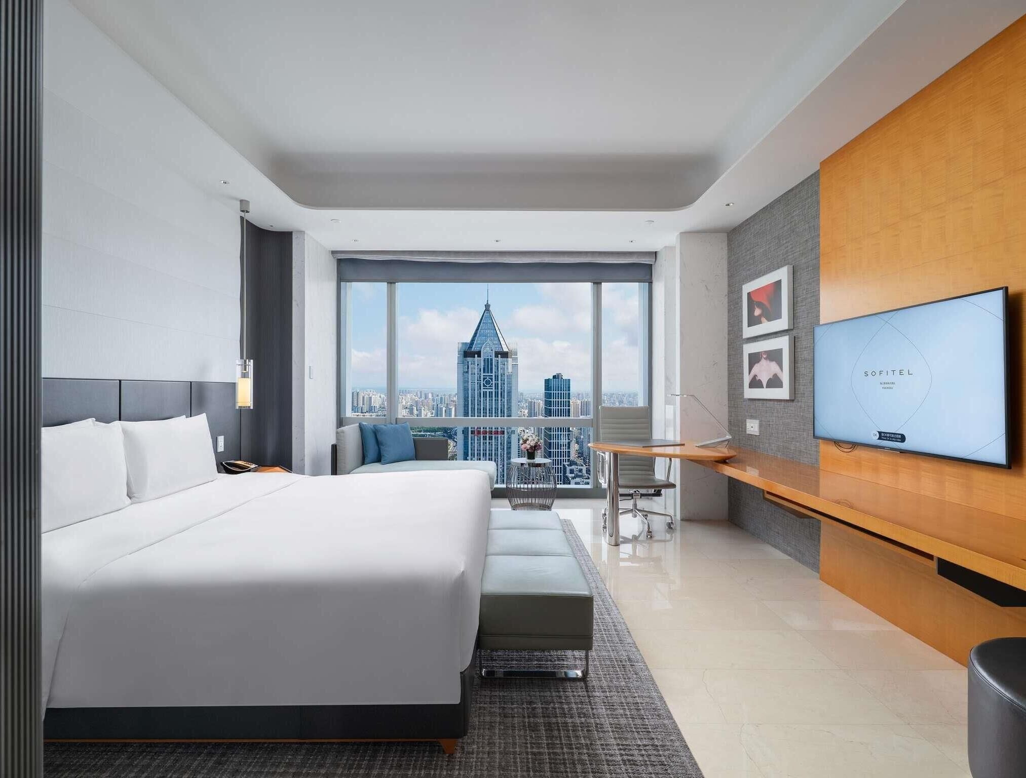 LUXURY CLUB ROOM, Club Millésime Access,1 King Bed, City View