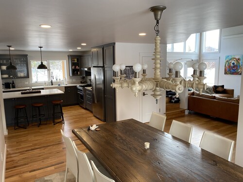 BEAUTIFUL PVT HOME W/ MODERN FURNISHING - EXCLUSIVE WEST BANK JACKSON HOLE