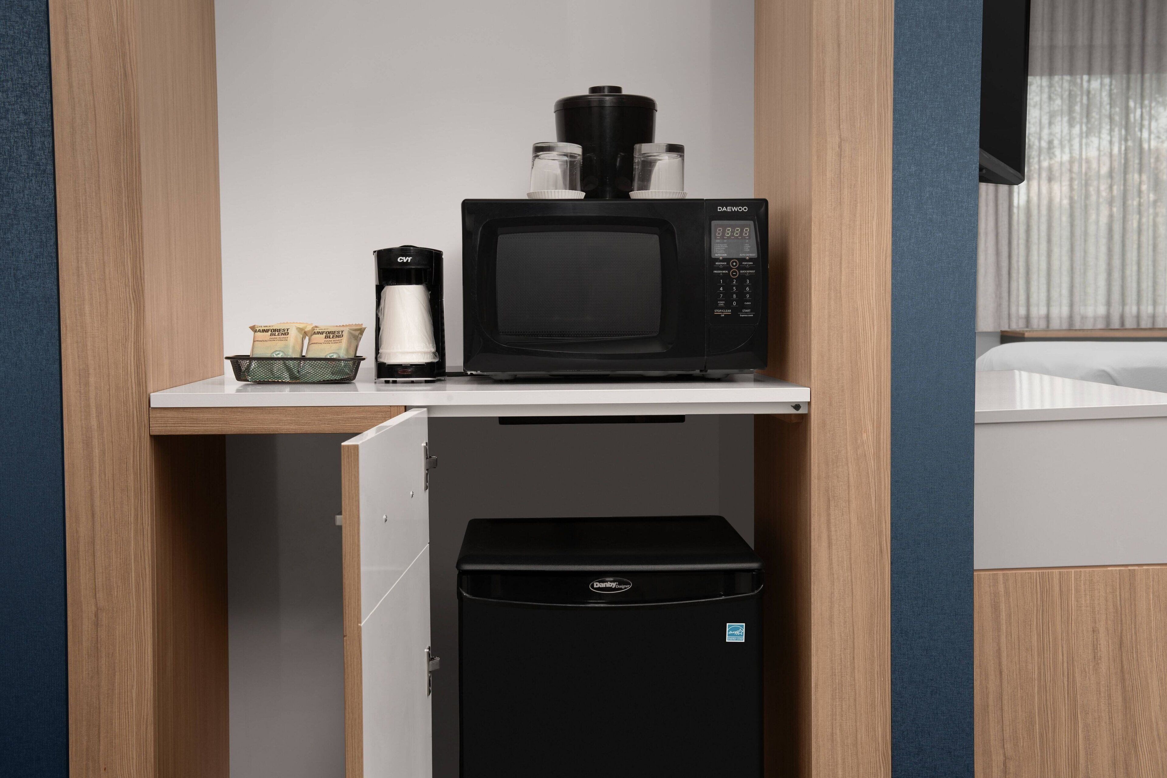 1 bedroom, desk, laptop workspace, blackout curtains