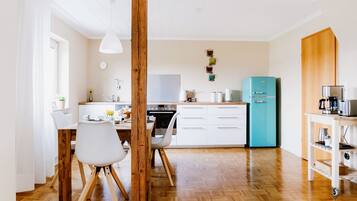 Kühlschrank, Ofen, Herdplatte, Geschirrspüler