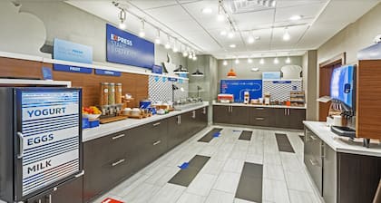 Holiday Inn Express & Suites Stafford NW - Sugar Land by IHG