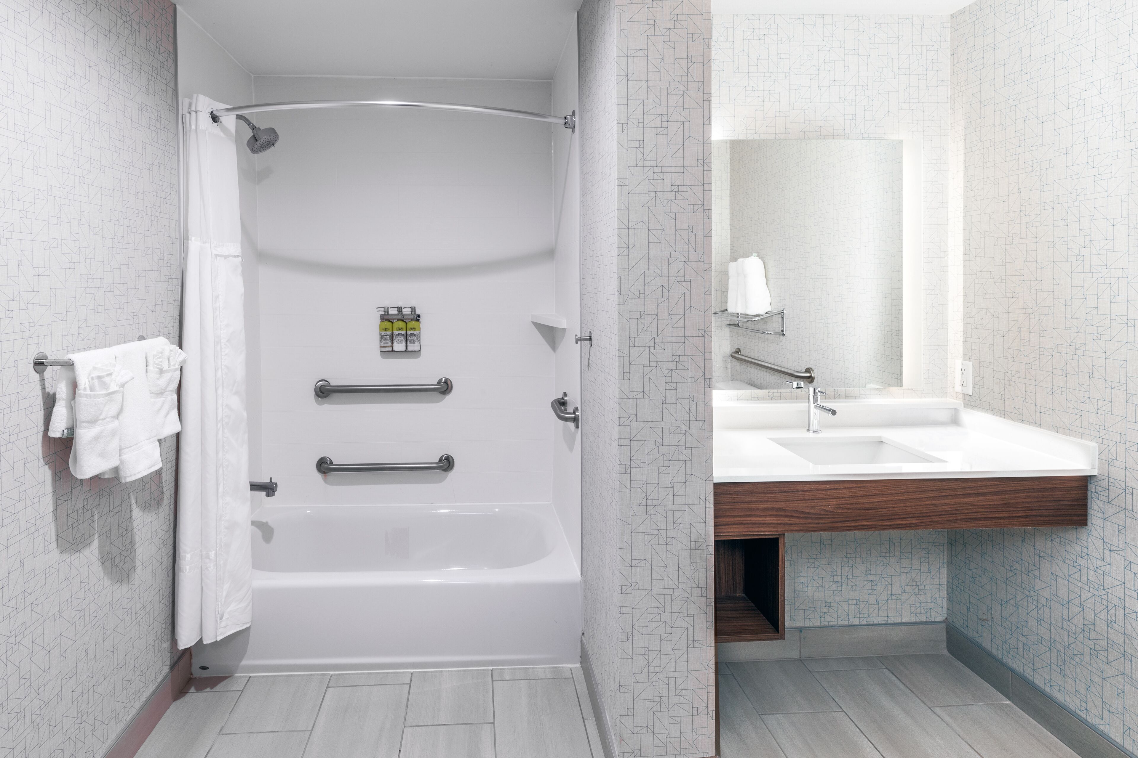 suite, 2 queen beds, accessible bathtub (communications) | bathroom | free toiletries, hair dryer, towels