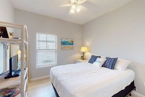 3 bedrooms, iron/ironing board, Internet, bed sheets