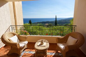 Terrace/patio - Felix Residence (Kefalonia)