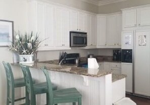 Microwave, oven, stovetop, dishwasher - Steinhatchee Landing Resort-Turtles Nest #52-**THIRD NIGHT FREE** (Steinhatchee)