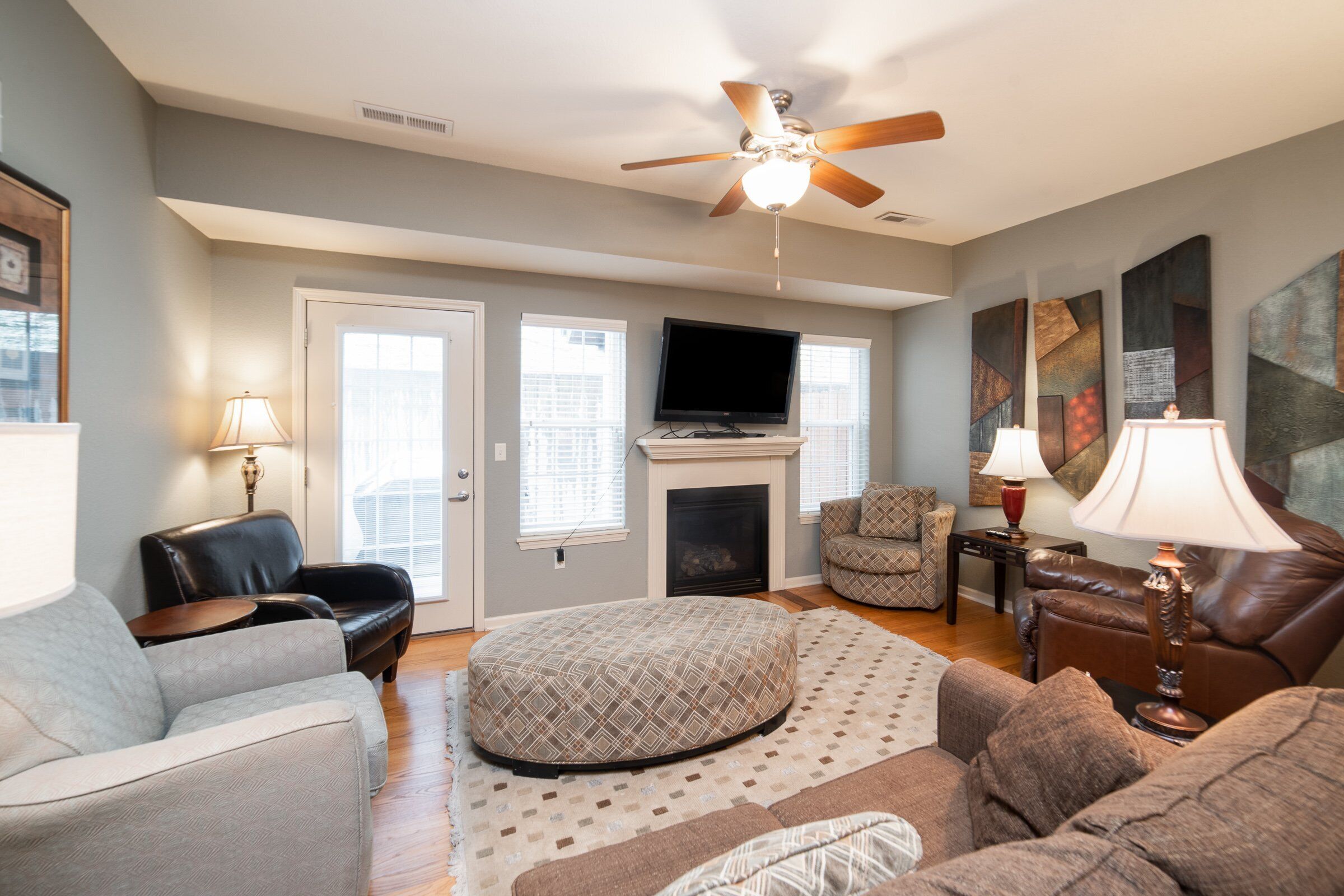 3 Bedroom, 2.5 Townhouse with Gas Fireplace, Patio with Grill, and Attached Garage