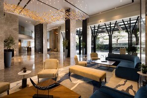 Lobby - Radisson Blu Mumbai International Airport (Mumbai)