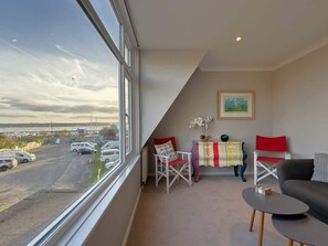 TV, DVD player, offices