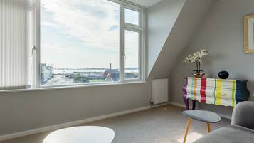 TV, DVD player, offices