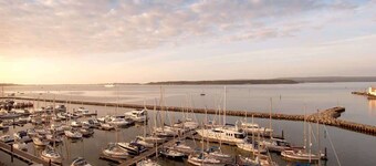 Reel Time - A Stone's Throw from Poole Quay