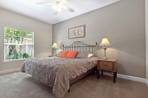 3 makuuhuonetta, silitysrauta/-lauta, Wi-Fi, vuodevaatteet