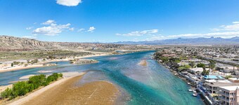 2-bedroom condo just 17 minutes from Harrah's Laughlin Casino