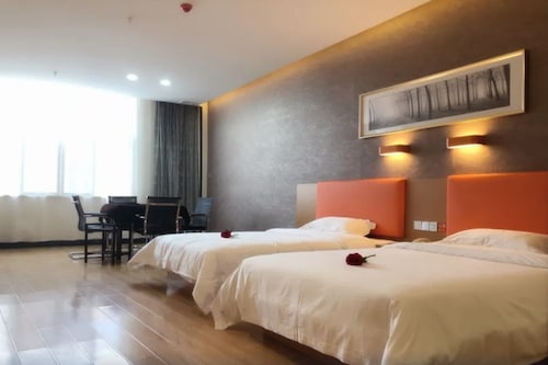 7 Days Premium Qianjiang Railway Station Lobster City