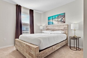 5 bedrooms, iron/ironing board, WiFi, bed sheets