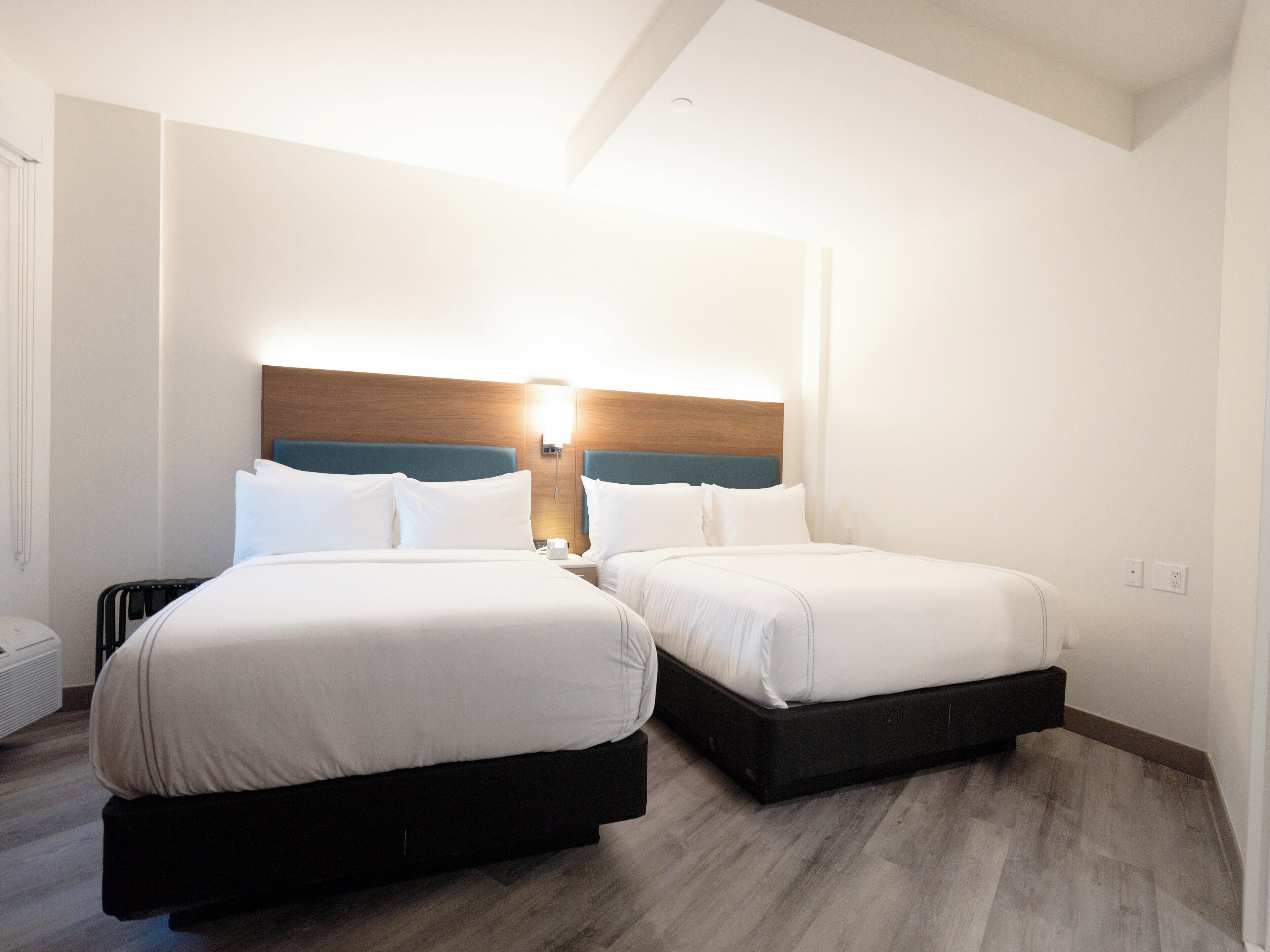 尊榮客房, 多張床 | 高級寢具、記憶床墊、客房內保險箱、筆電工作空間