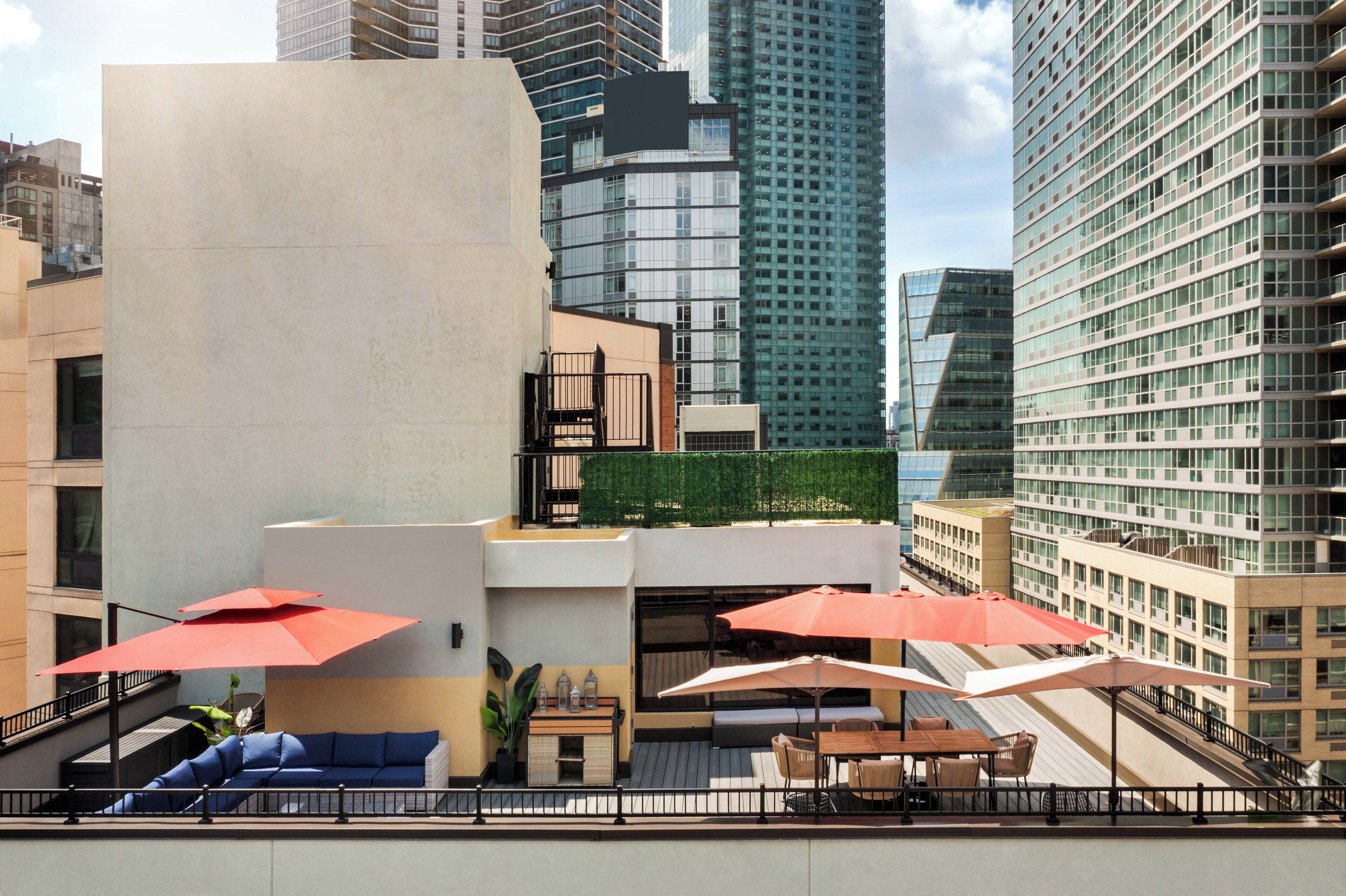 朝食、ディナーに営業 (アメリカ料理)