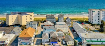 Amazing beachside condo w/private balcony/free WiFi/full kitchen - near Portland