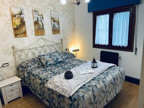 5 Schlafzimmer, Schreibtisch, kostenloses WLAN, Bettwäsche