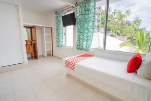 Blackout drapes, free WiFi, bed sheets