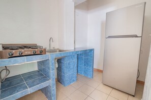 Habitación familiar, para no fumadores, vista al océano | Cocina privada | Refrigerador