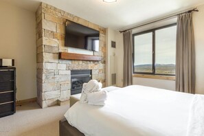 3 bedrooms, iron/ironing board, WiFi, bed sheets - Grand Summit Hotel #702 Penthouse Ski-in, Ski-out Corner Unit (Park City)