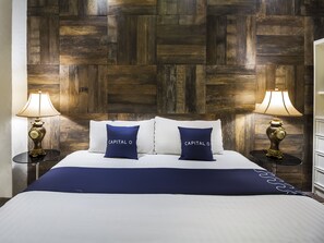 Minibar, escritorio, tabla de planchar con plancha y wifi gratis 