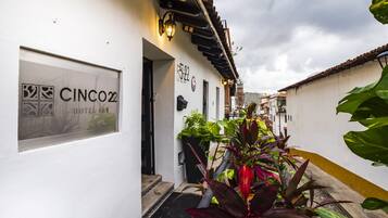 Entrada de la propiedad