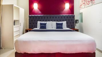 ميني بار ومكتب ومكواة/لوح كي وواي فاي مجانًا