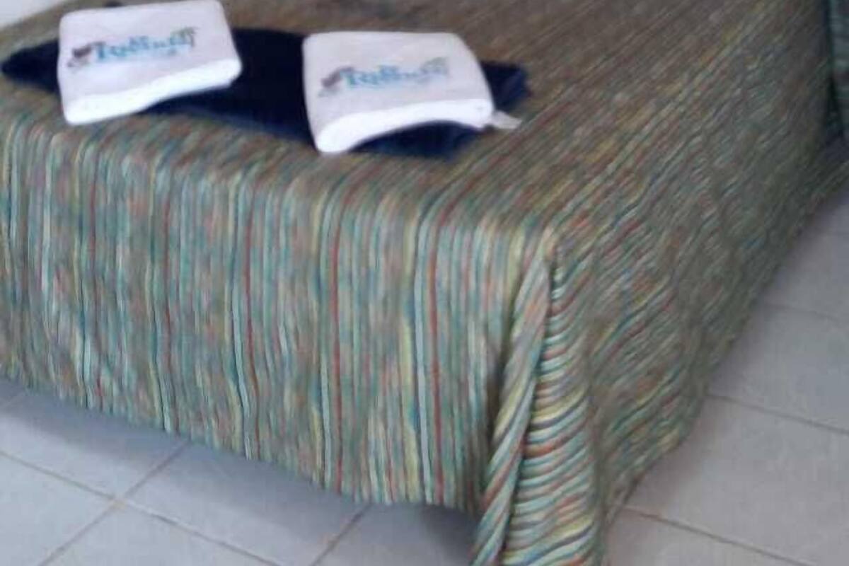 Bureau, draps fournis