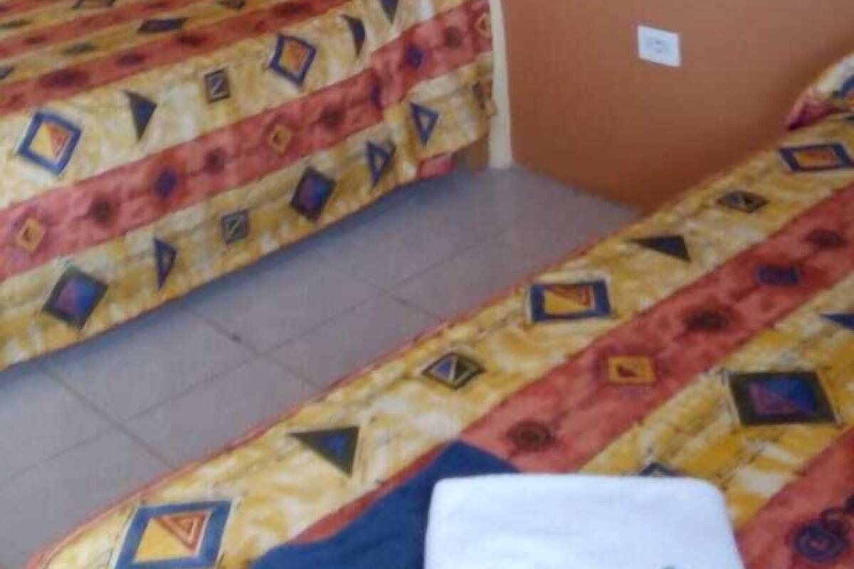 Bureau, draps fournis