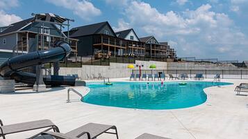 Alberca techada y alberca climatizada